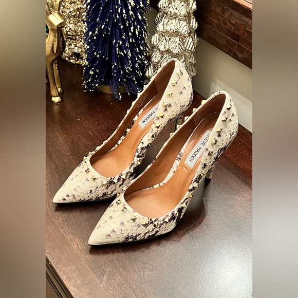 Steve Madden Proto-S Bone Snakeskin Heel with Studs - Picture 2 of 5